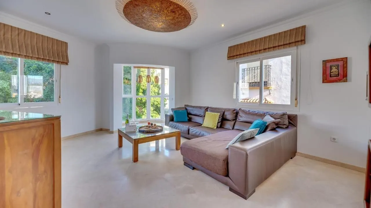 Contemporaly Huge Riyad Estepona Apartment